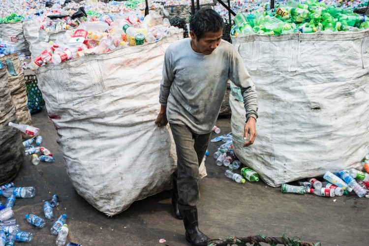 Nem csak papírt, semmilyen európai hulladékot nem enged majd be Kína