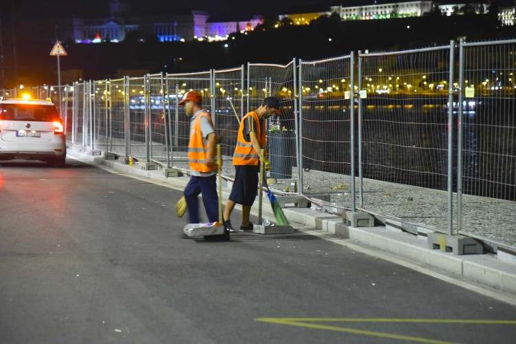 Egy közepes budapesti kerület teljes napi hulladékmennyisége keletkezett a tűzijáték után