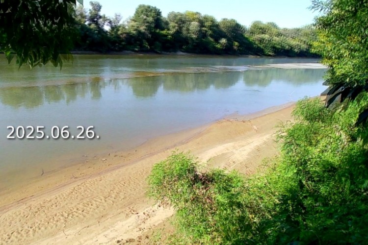Rekordalacsony a Tisza vízszintje Szolnoknál – a Greenpeace time-lapse videón mutatja be a folyó apadását
