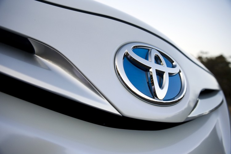 Hibrid energiafejlesztőt tesztel a Toyota