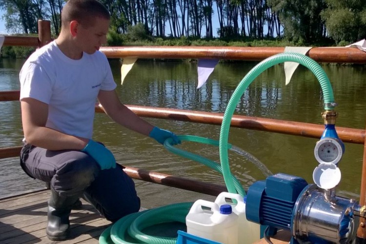 Mikroműanyag úszik a Tiszában