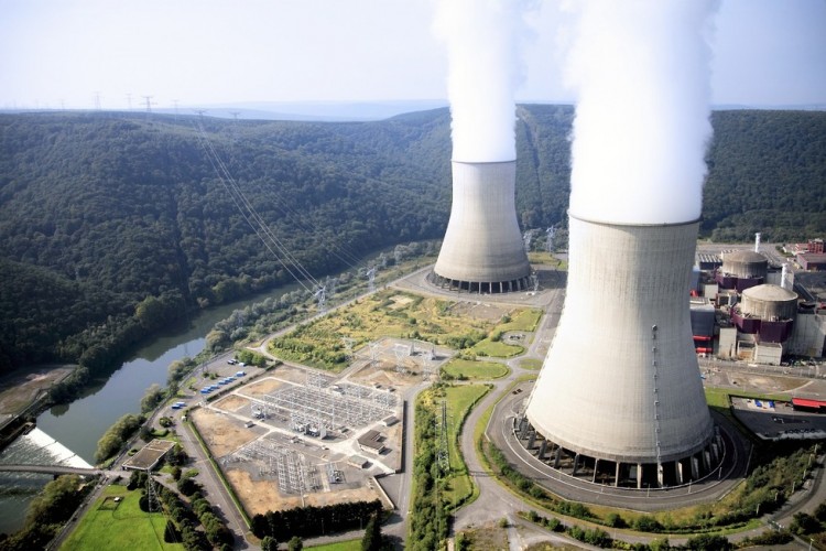 Franciaország elhalasztja az atomerőművek bezárását
