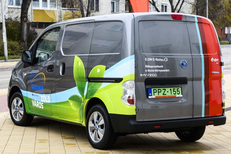Az E.ON elektromos autózásra ösztönzi a városokat